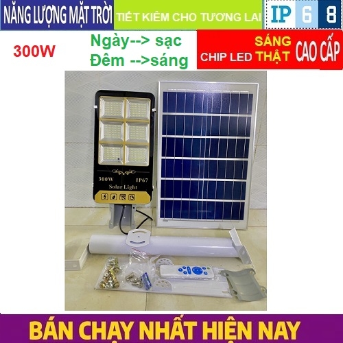 ĐÈN ĐƯỜNG 300W NLMT 6 CỬA KHUYẾN MÃI
