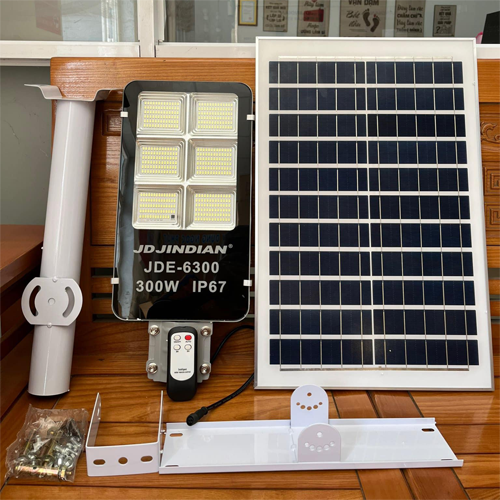ĐÈN ĐƯỜNG NĂNG LƯỢNG MẶT TRỜI 300W